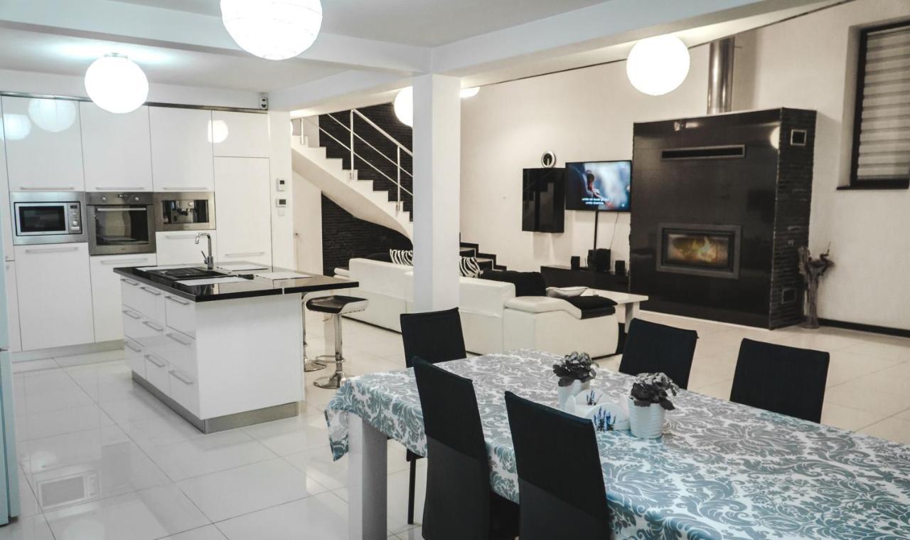 Vila Carolina Apulum Villa Alba Iulia Buitenkant foto